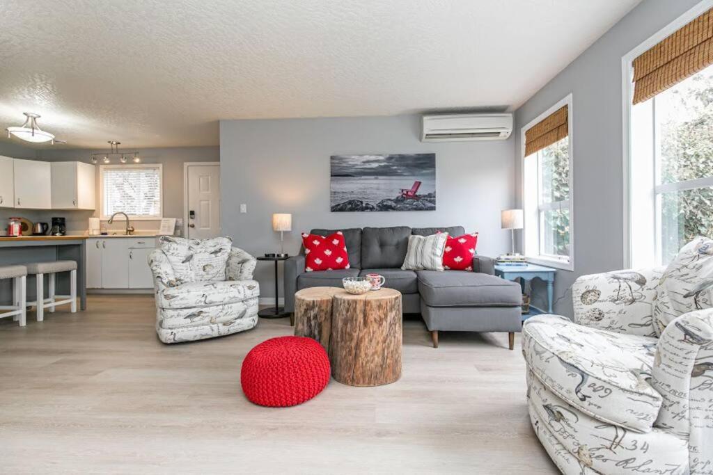 Lovely 2 Bedroom Steps From The